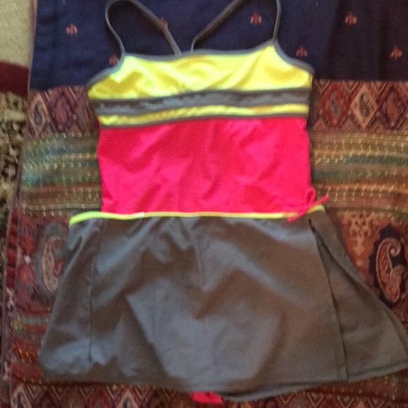 Girl’s One Piece Bathing Suit With Additional Wrap Skirt- by Malibu- Size 18 1/2 - Picture 9 of 10